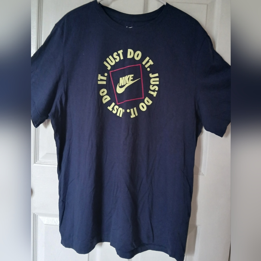 Nike Navy Blue T‑Shirt with Yellow and Pink Logo
